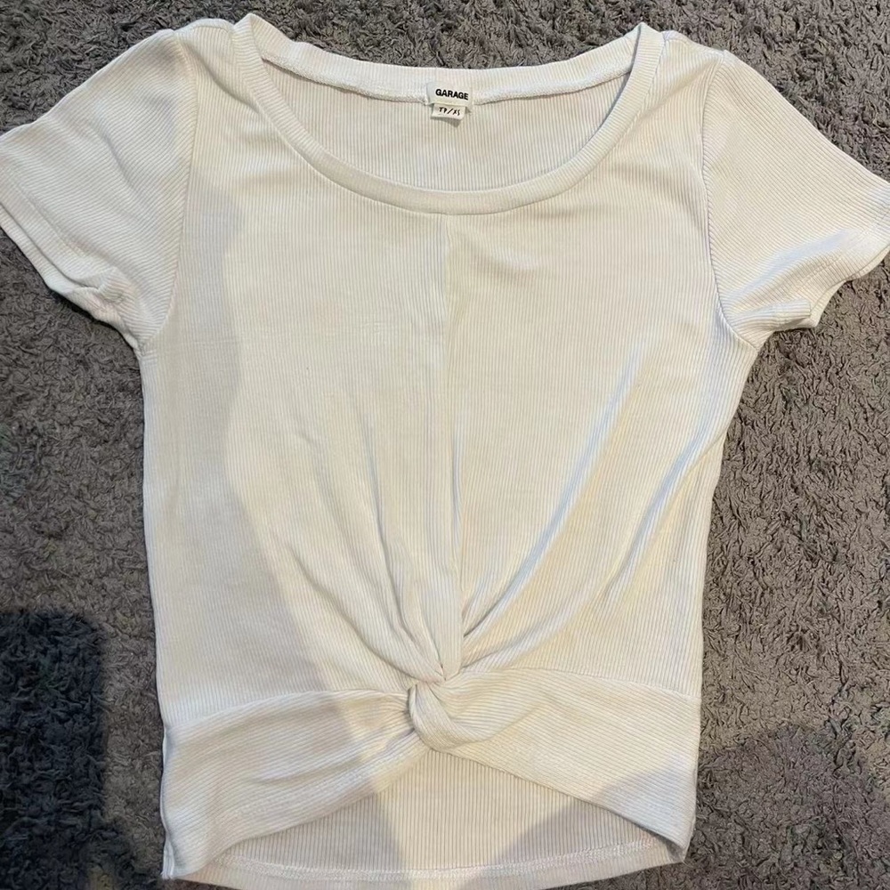 Garage top with a knot in front for women